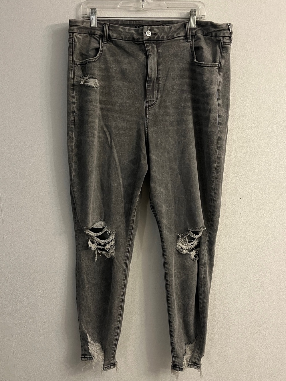 American Eagle AEO distressed knee & hem jeans size 20 curvy high rise jegging